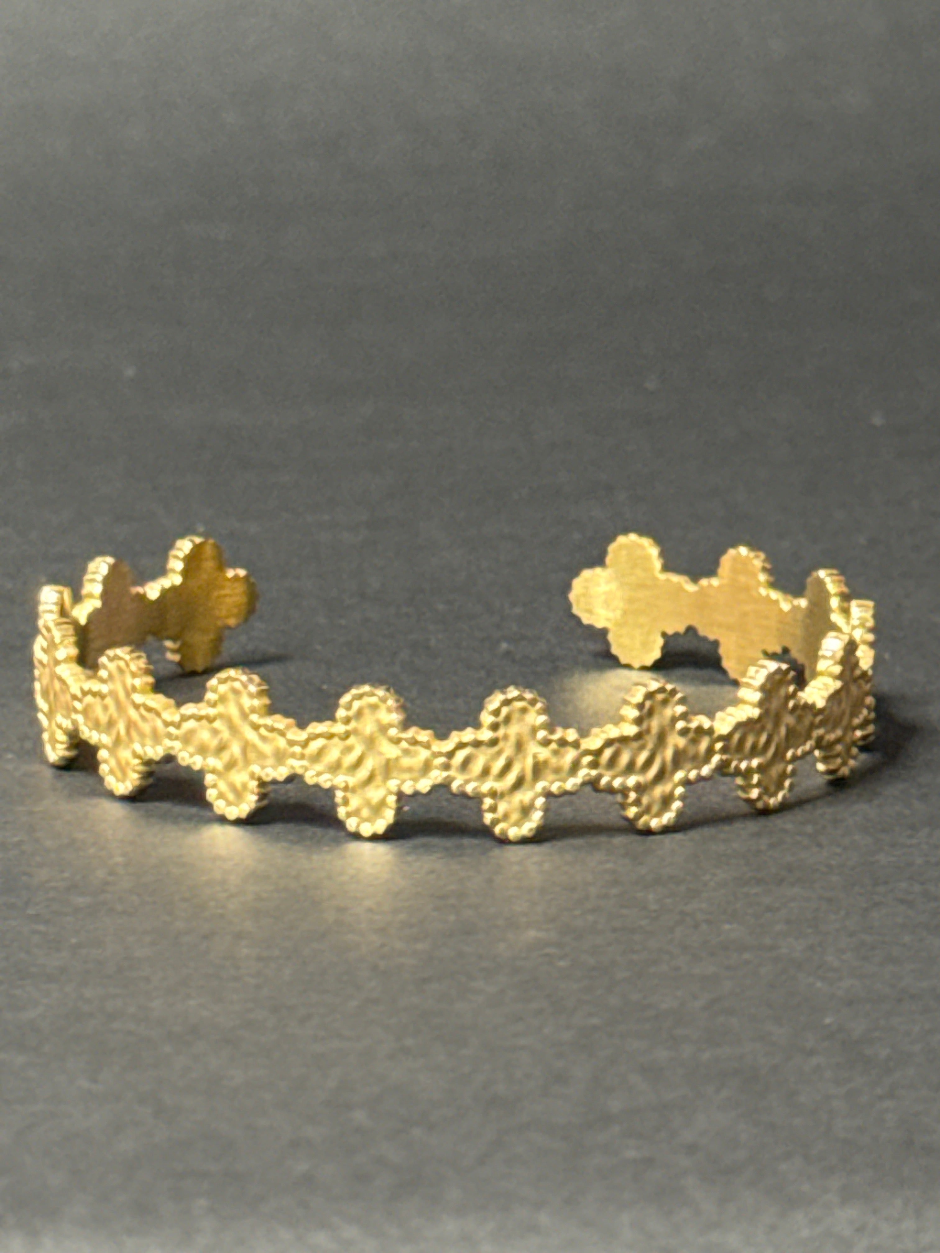 Clover Edge Gold Cuff Bracelet