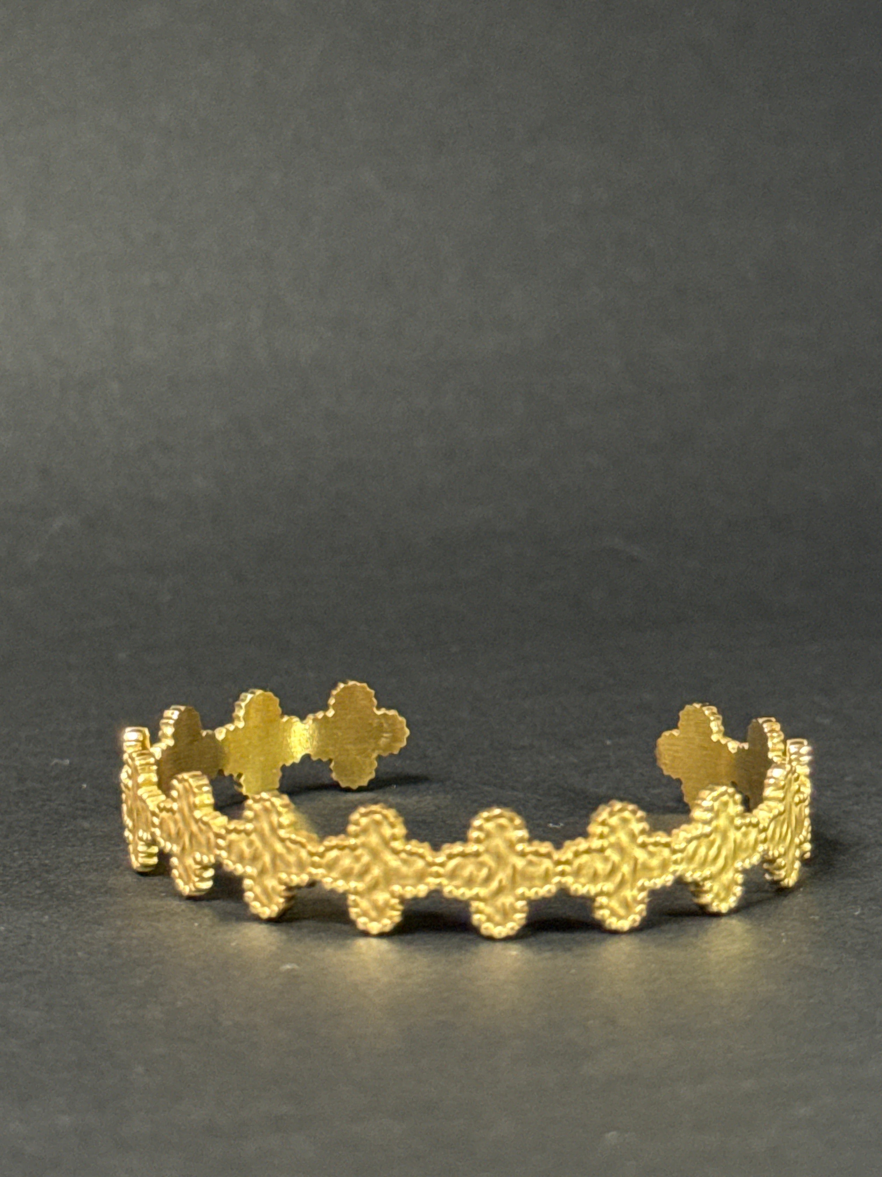 Clover Edge Gold Cuff Bracelet