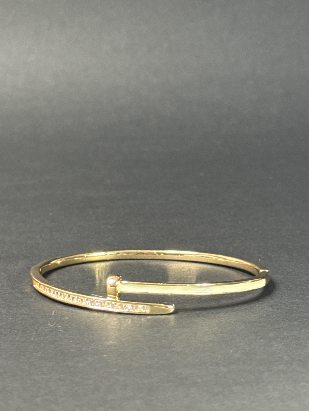 MODERN NAIL CRYSTAL BANGLE
