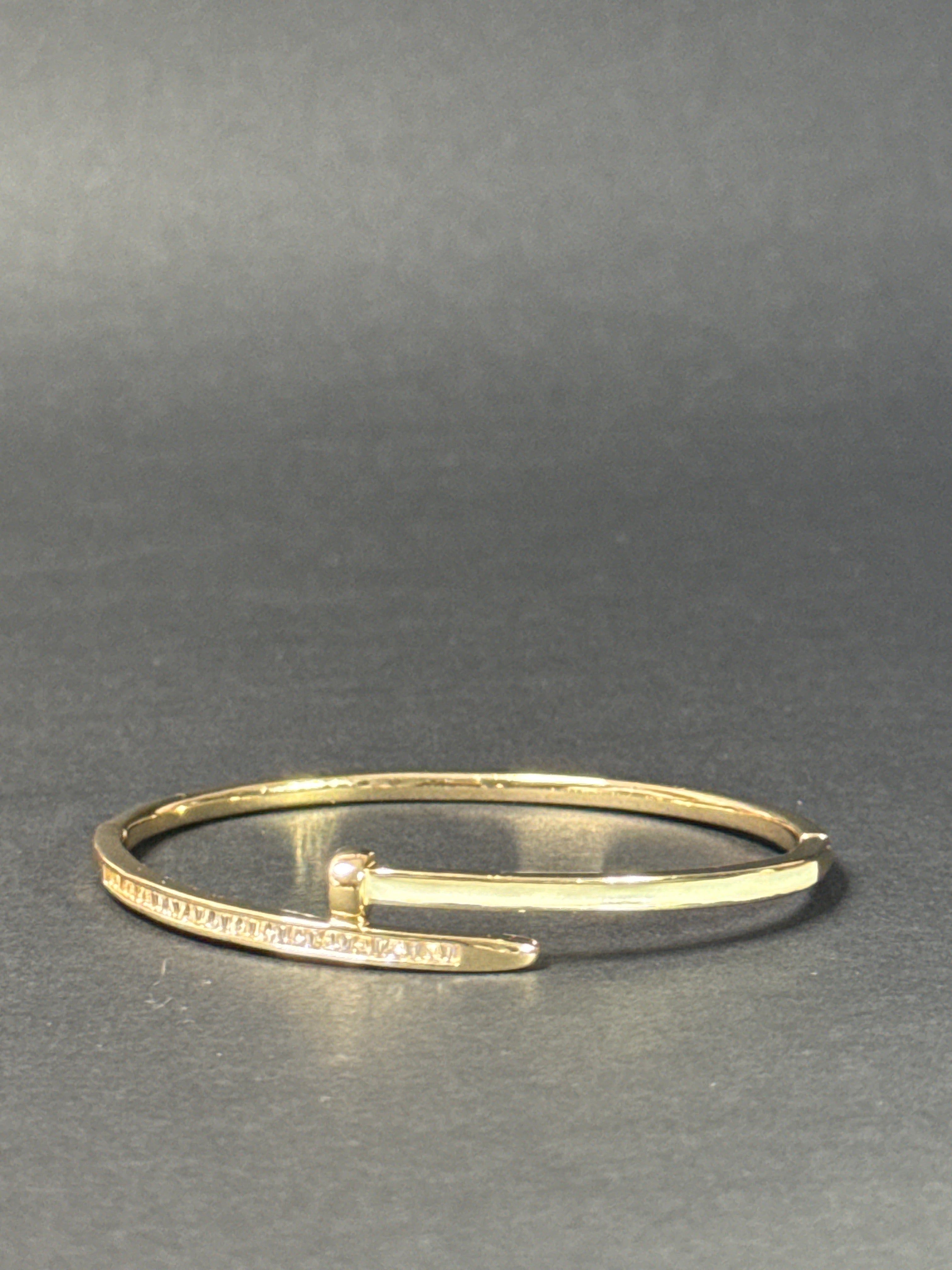 MODERN NAIL CRYSTAL BANGLE