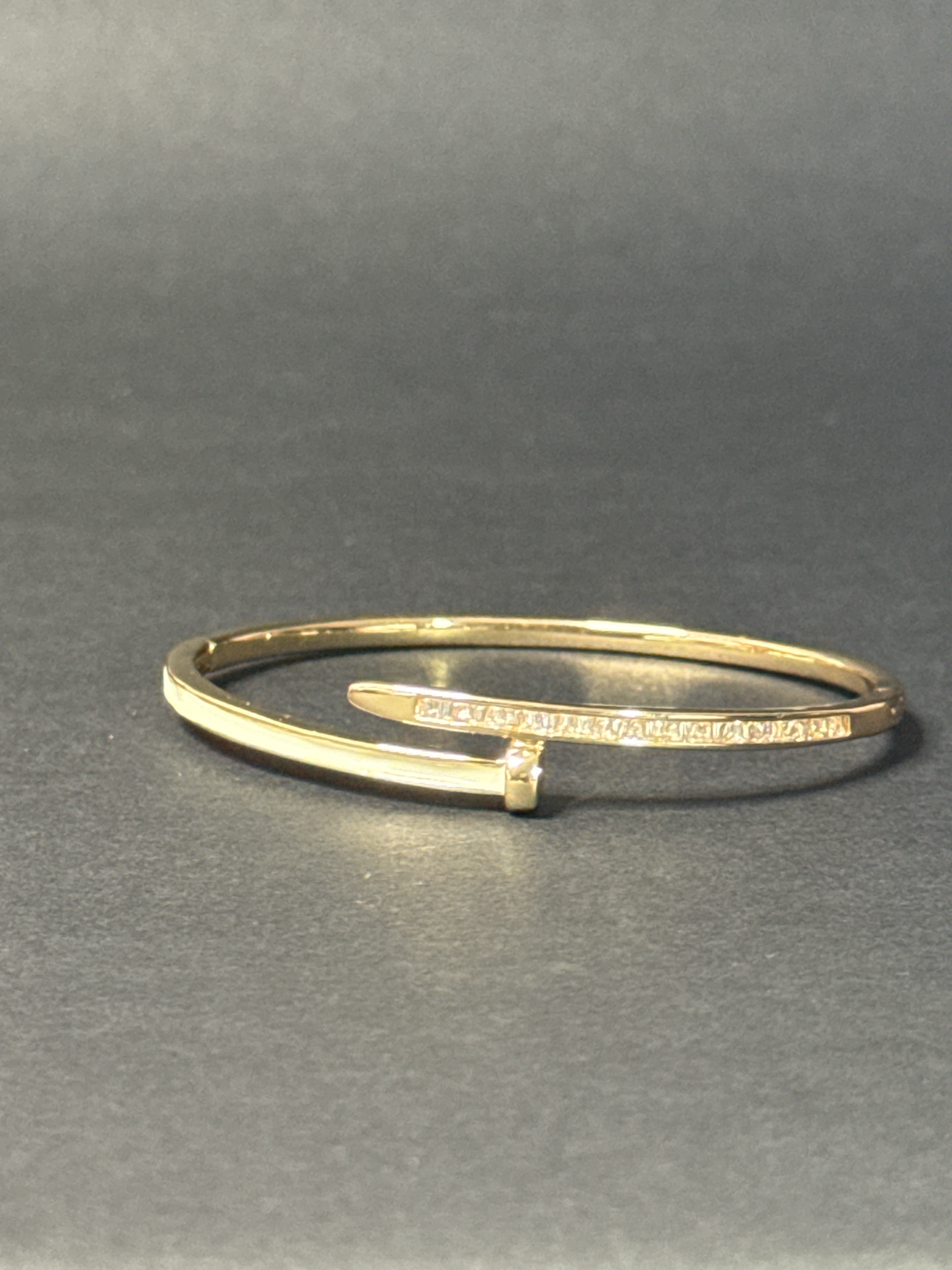 MODERN NAIL CRYSTAL BANGLE