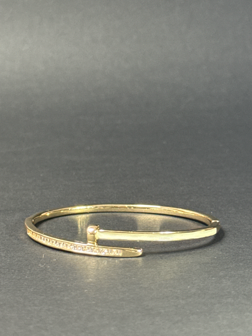 MODERN NAIL CRYSTAL BANGLE