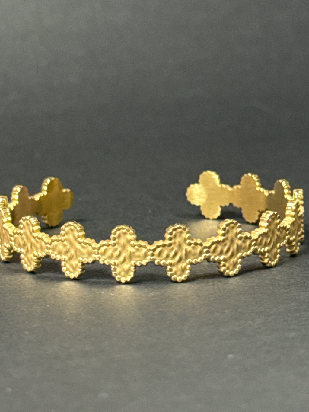 Clover Edge Gold Cuff Bracelet