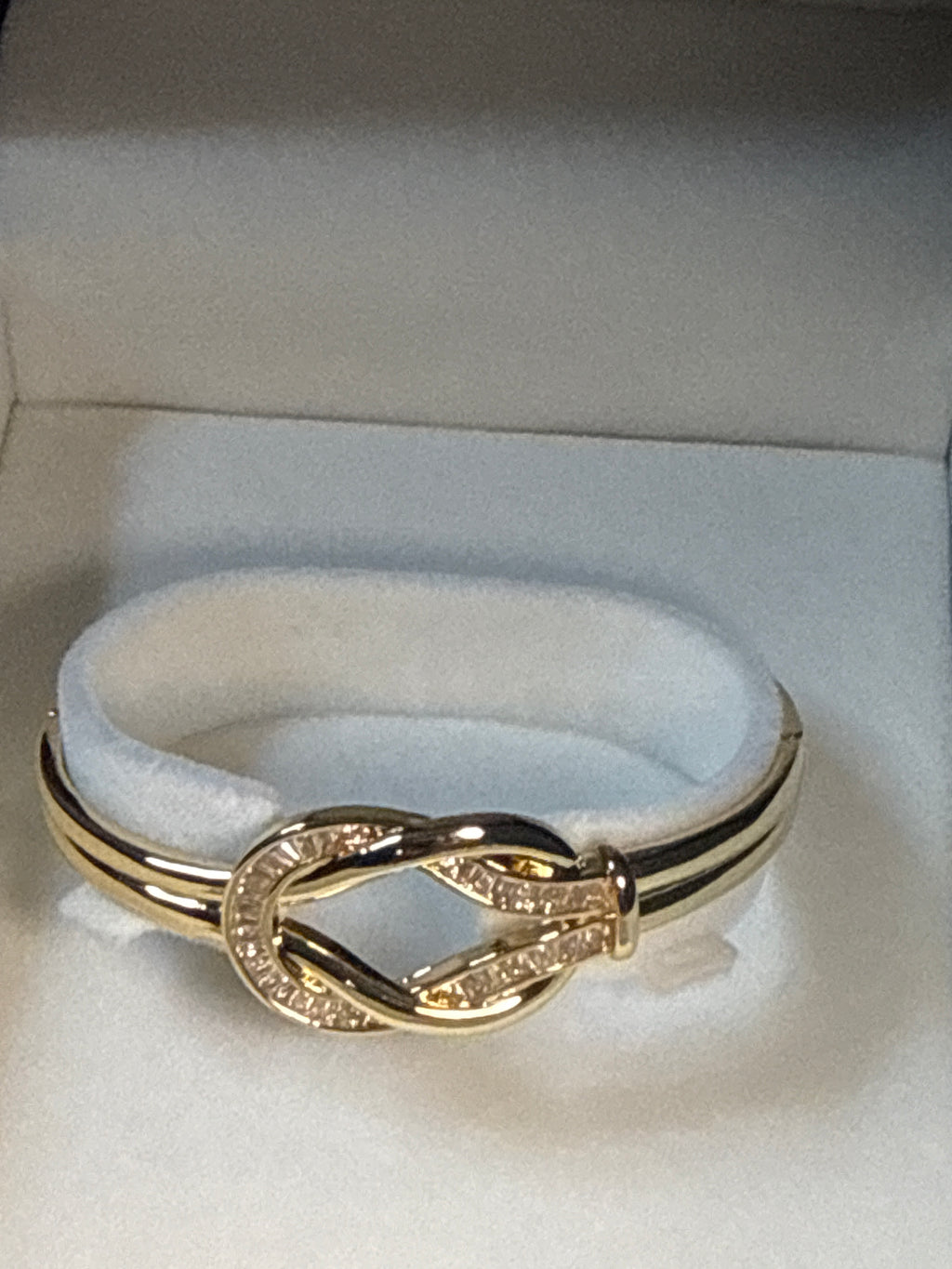 LUXE KNOT CRYSTAL BANGLE