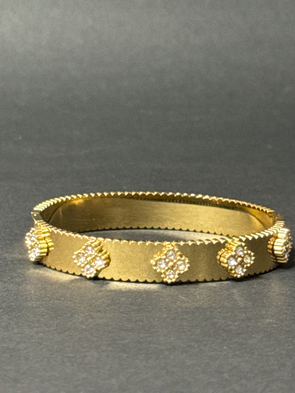 ROYAL BLOOM STRETCH BANGLE