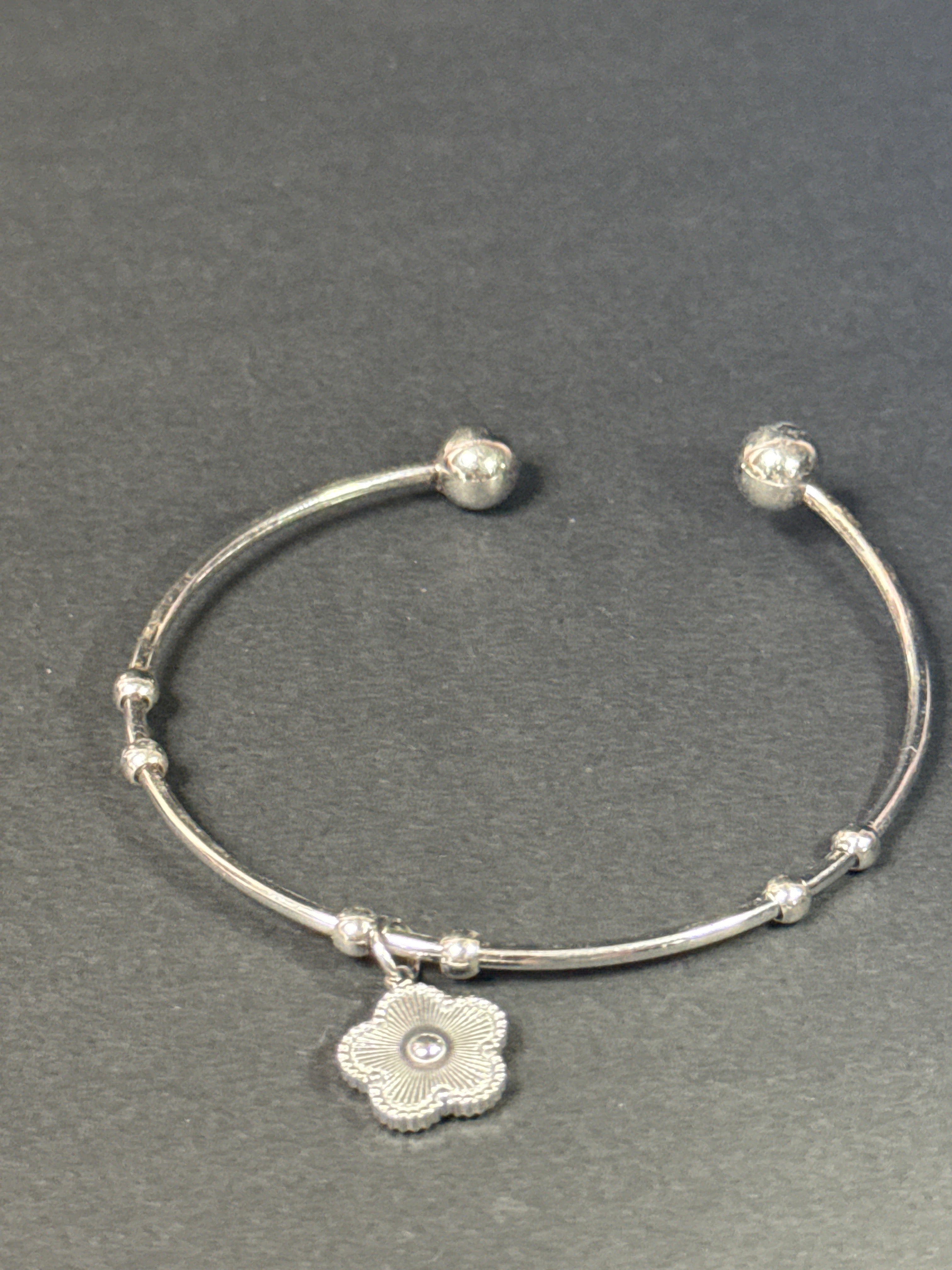 FLORA CHARM BANGLE