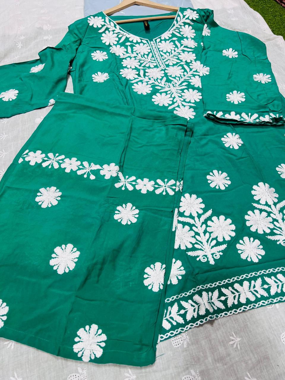 Emerald Noor – Linen Chikankari 3-Piece Suit