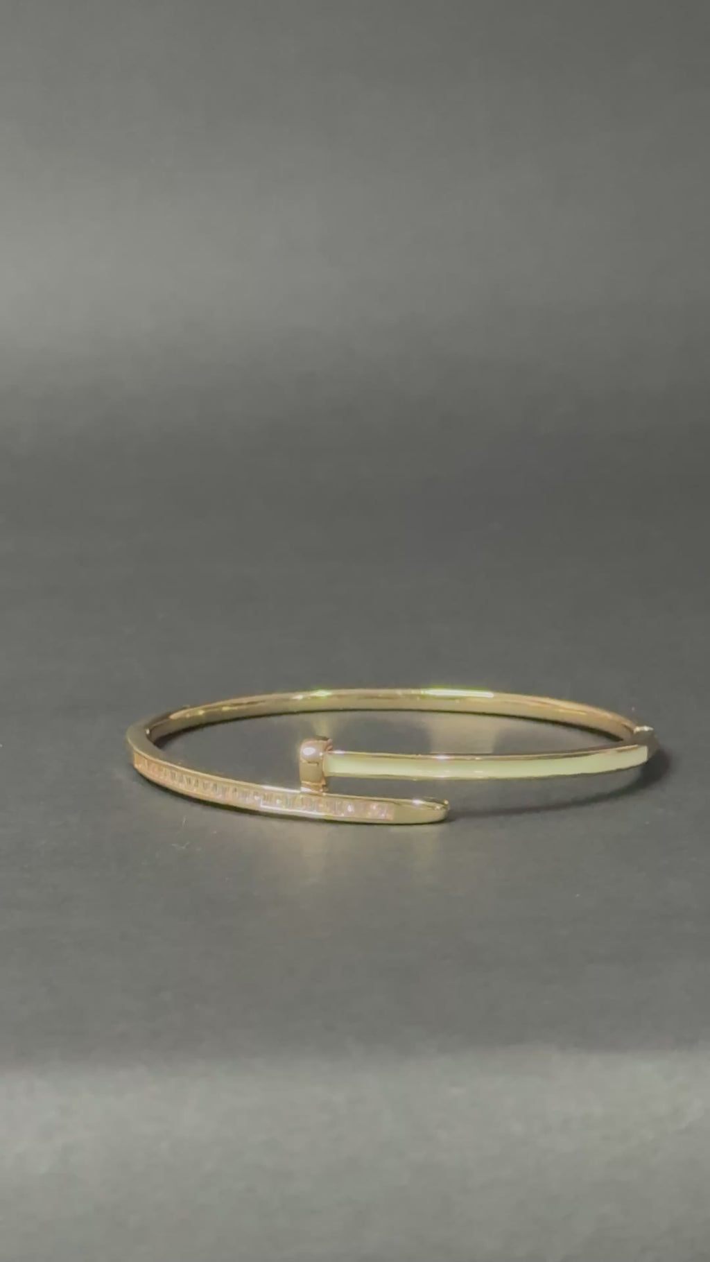 MODERN NAIL CRYSTAL BANGLE