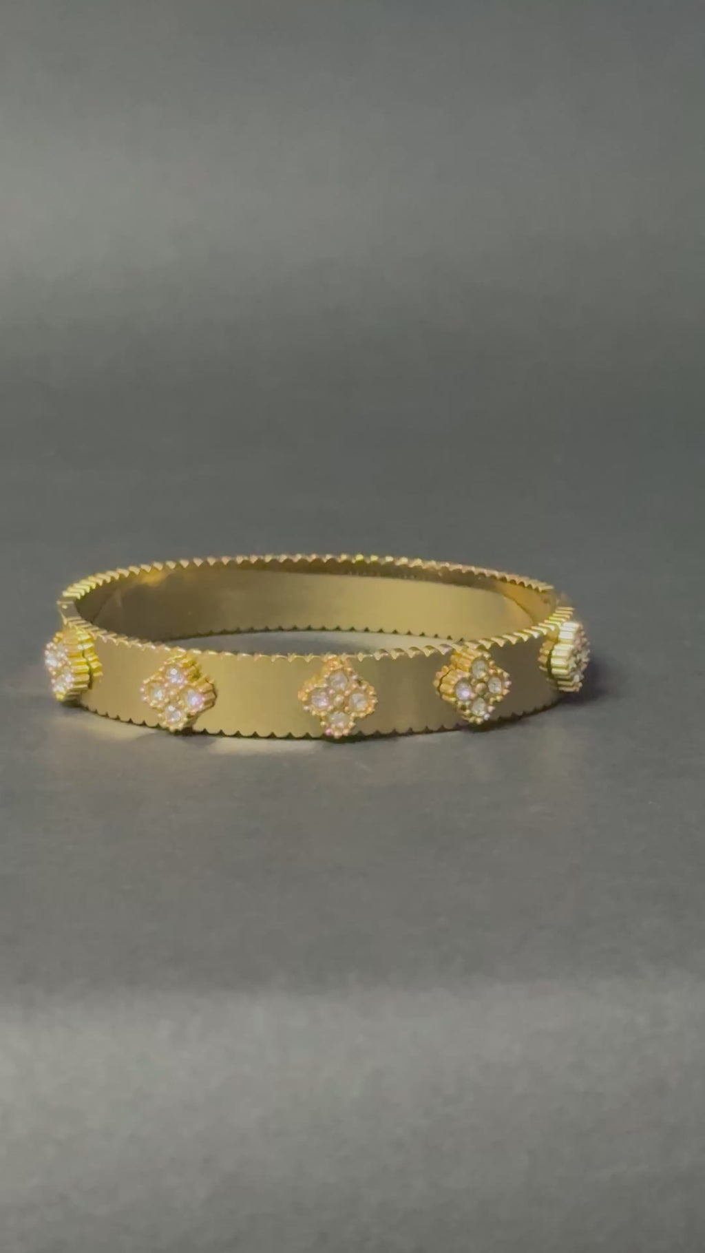 ROYAL BLOOM STRETCH BANGLE